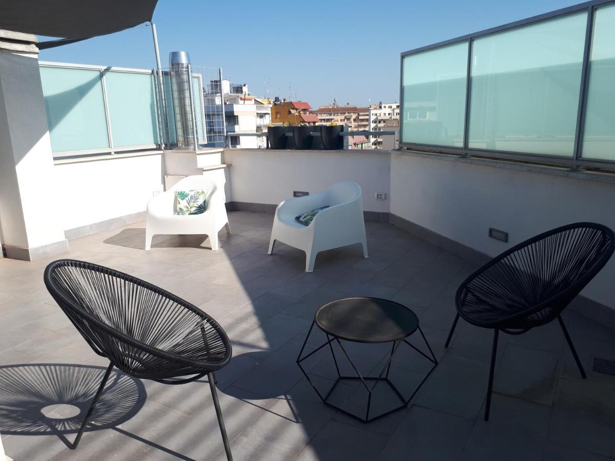 Penthouse 40 In Trastevere With Seasonally Jacuzzi Řím Exteriér fotografie