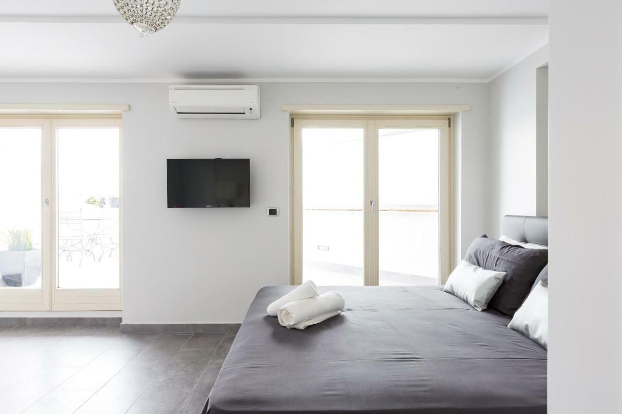Penthouse 40 In Trastevere With Seasonally Jacuzzi Řím Exteriér fotografie